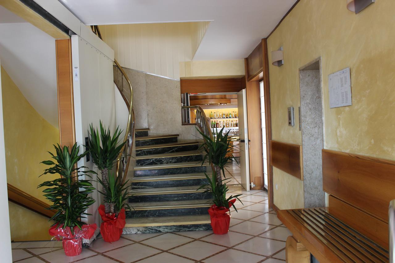 New Alexander Hotel Генуя Экстерьер фото